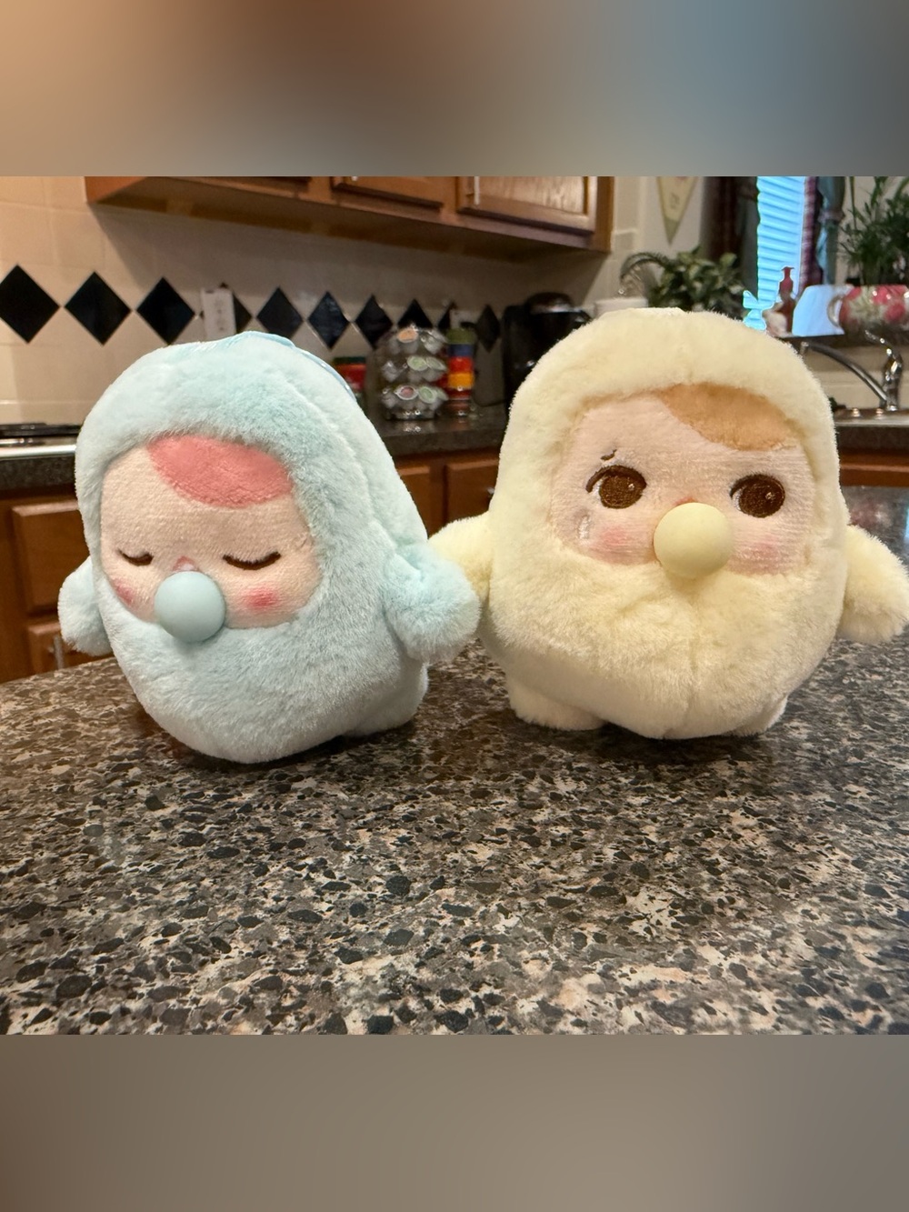 Pucky Beaning Bubble Up Series Plush Pendant (Both included)